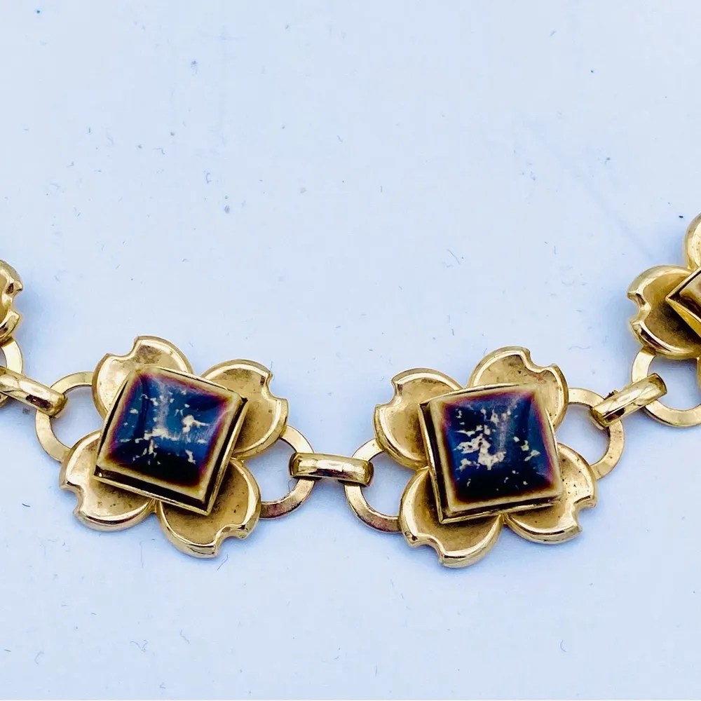 Vintage Mid Century Gold Tone Floral Square Link Necklace - Image 4