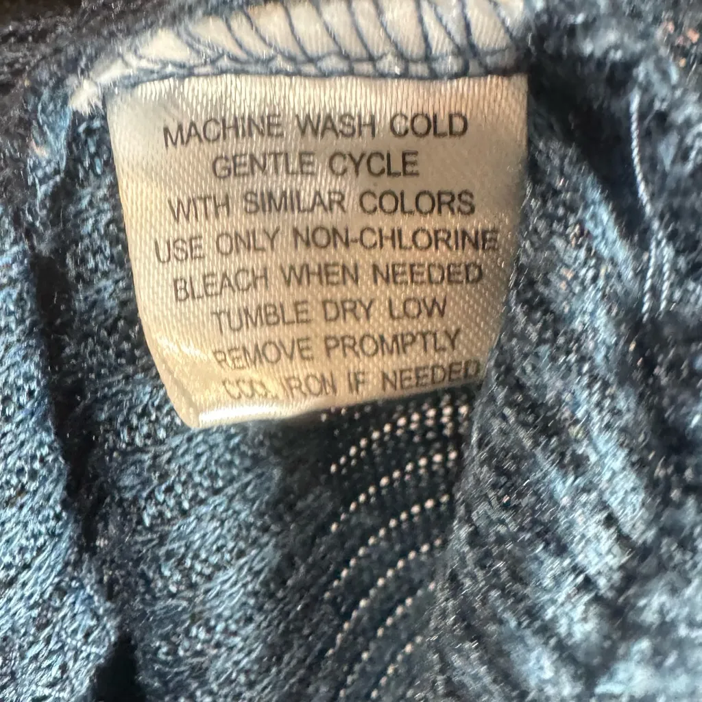 New York Laundry midnight blue ribbed knit studded sweater size large - Image 6