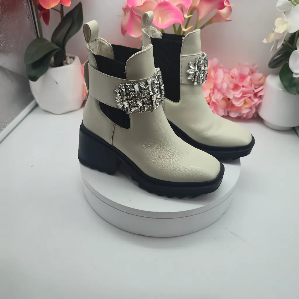 New Karl Lagerfeld Ivory Paris Embellished Platform Cavin Ankle Boots 6.5 - Image 8