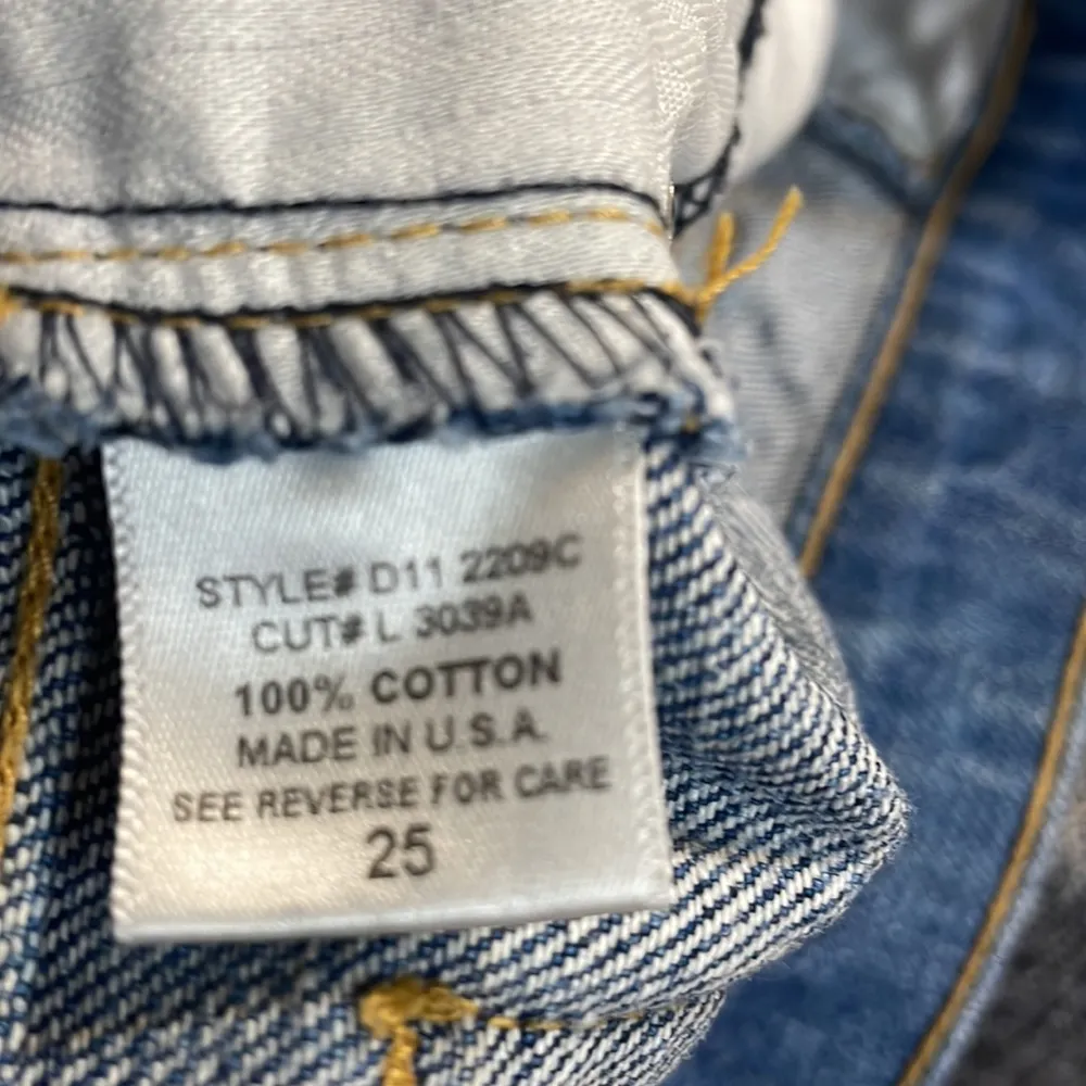 Carmar Denim Shorts With Flower Lace Trim Blue Size 25 - Image 9