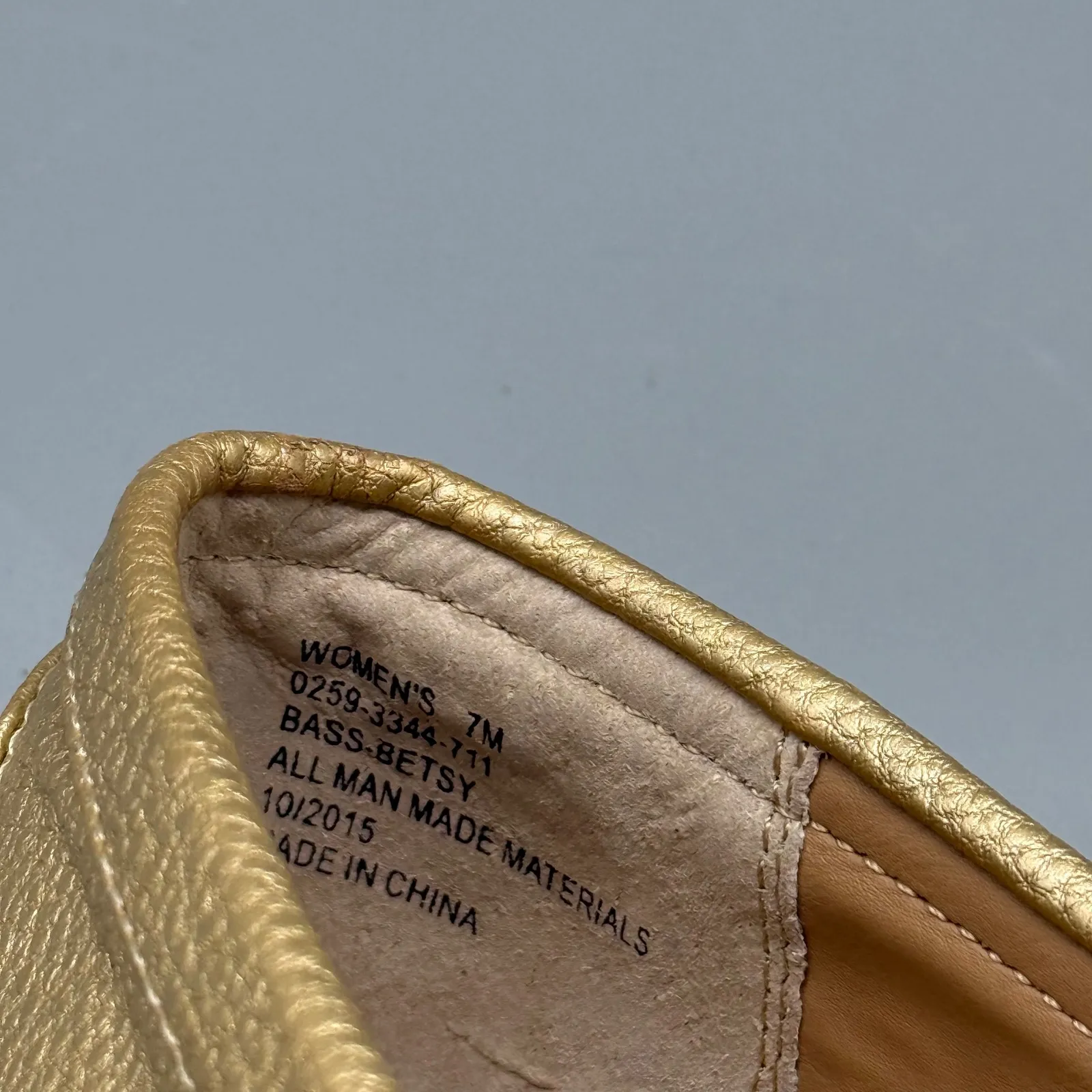 G.H. Bass & Co Betsy Loafers Women 7M Gold Buckle Moc Toe Slip On Flats Size 7 - Image 8