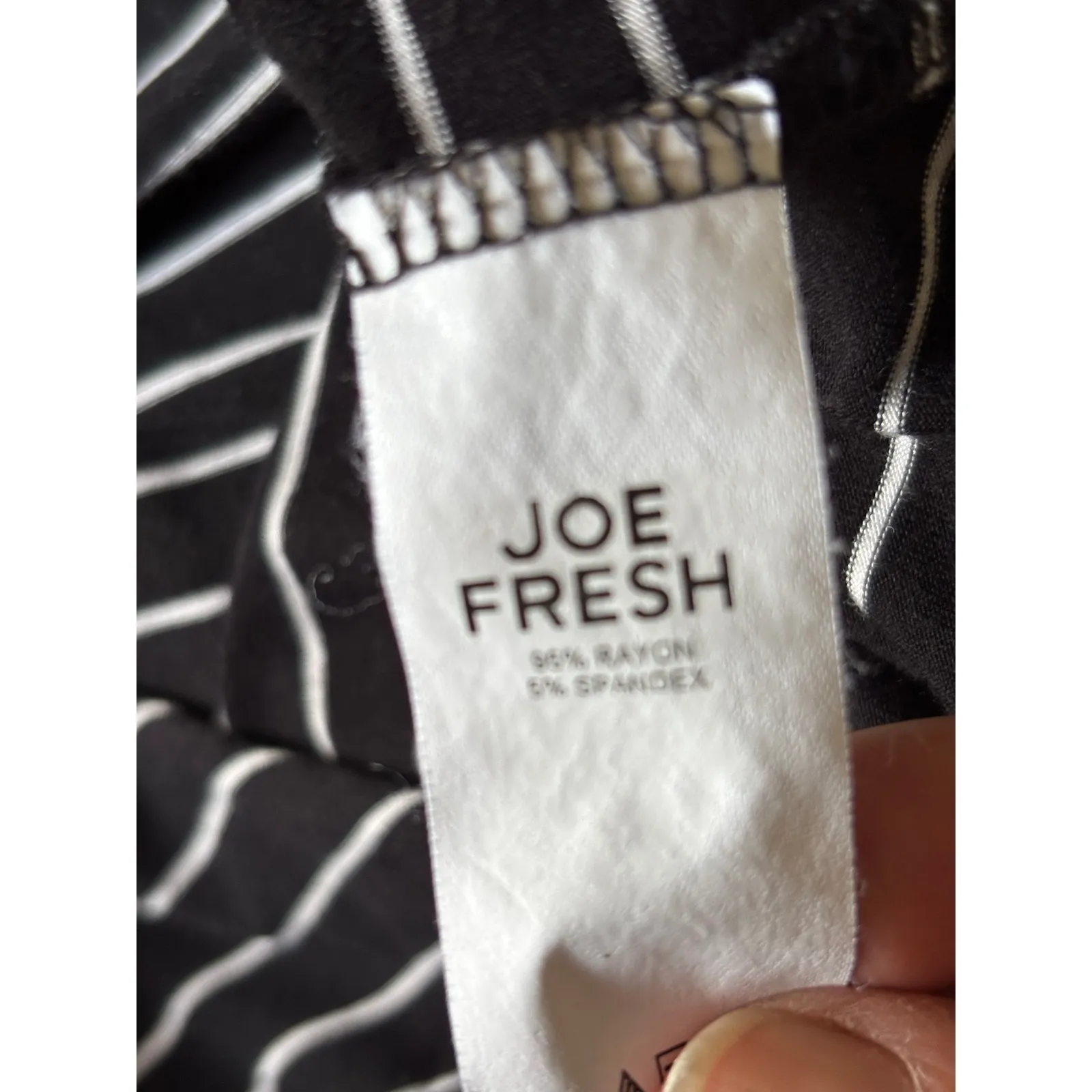 5/$35  Joe Fresh Womens Long Sleeve Black‎ White Striped Knit Top Size Small - Image 5