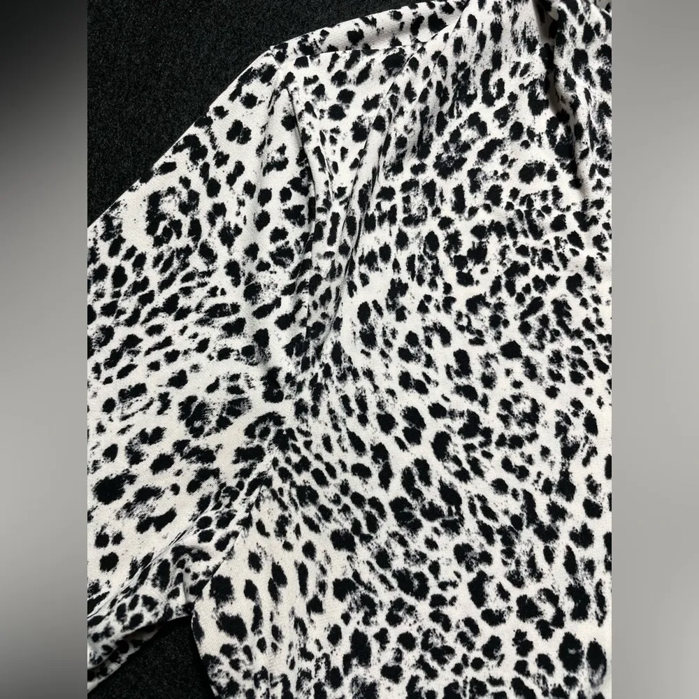 Vince Camuto Women’s Leopard Print V-Neck Stretch Blouse Size S 3/4 Sleeve Chic - Image 7