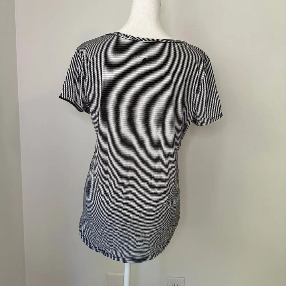 black & white striped short-sleeve t-shirt - Image 4