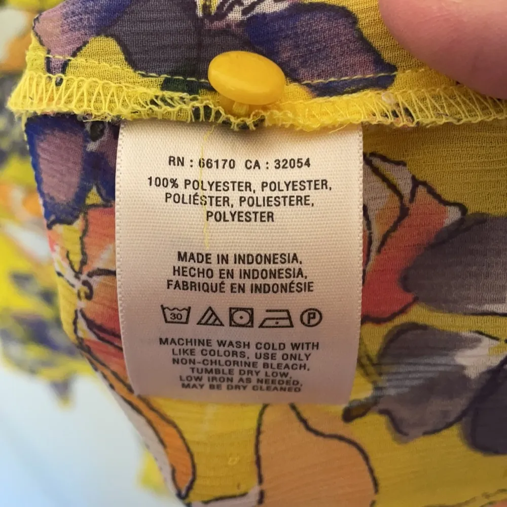 Anthro HD in Paris Floral Ruffle Top 4 - Image 5