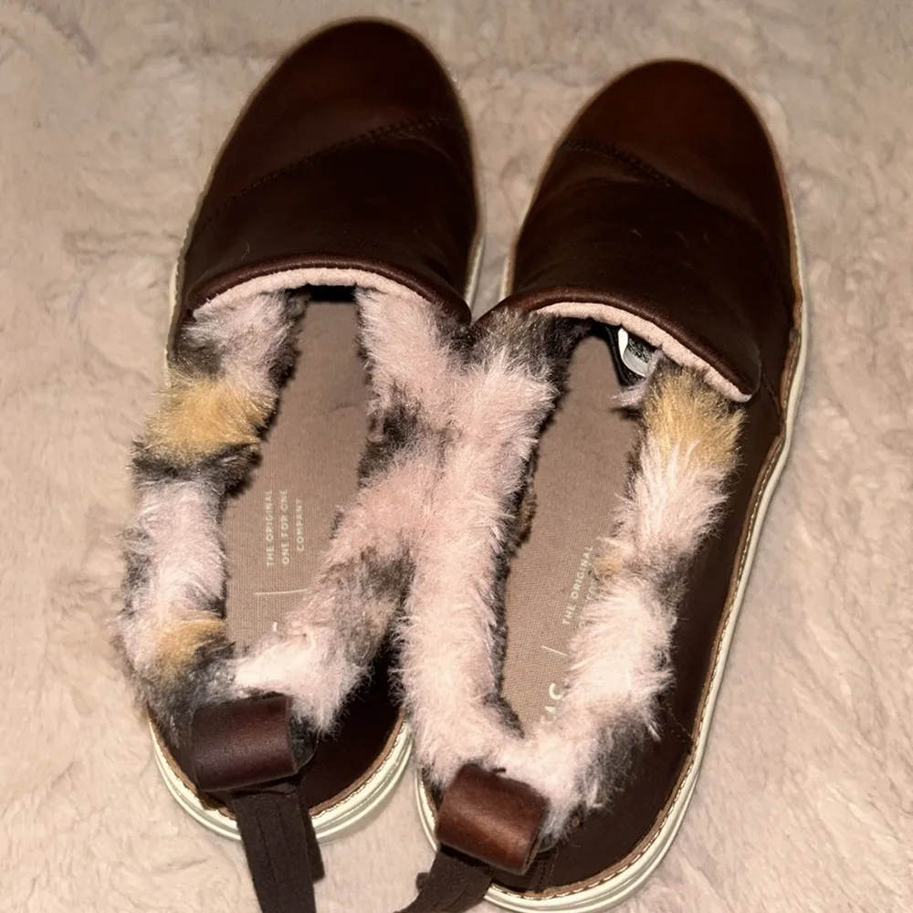 Size 6 • TOMS - Image 10