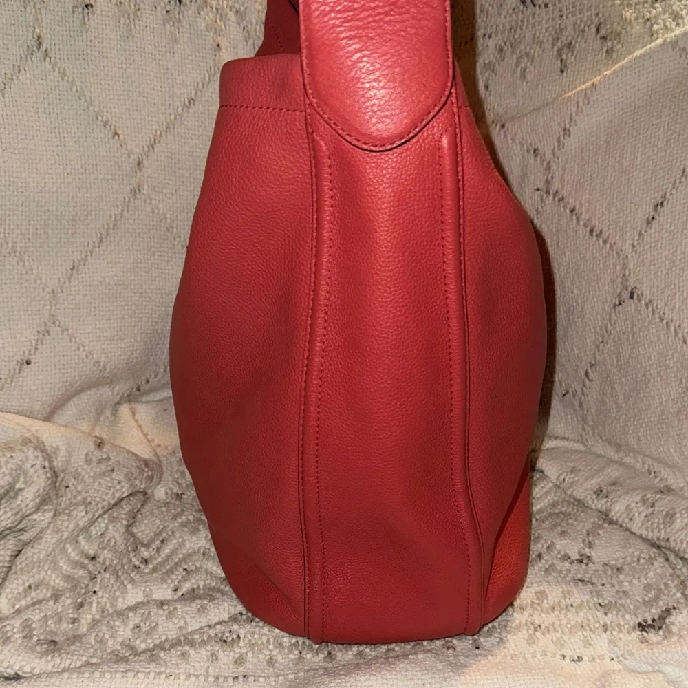 Coach Avery Pebble Grain Leather Large Hobo - Image 4