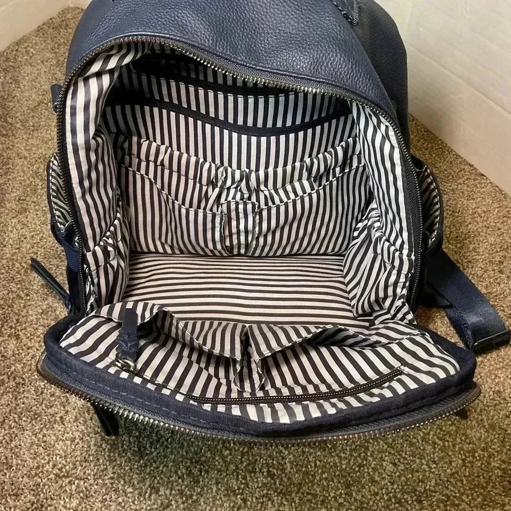 Rad|Rev navy blue backpack/diaper bag. Great condition! - Image 6