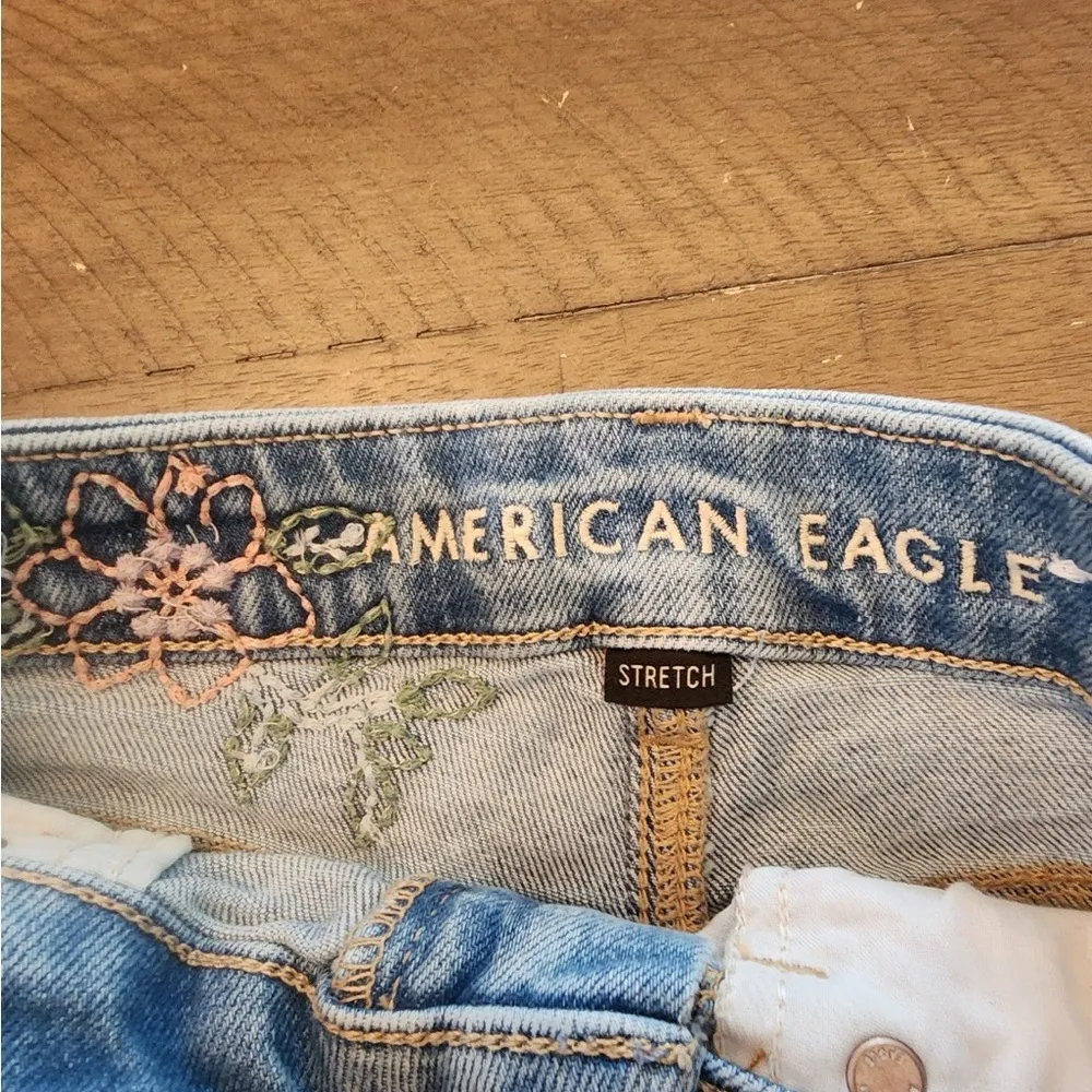 American eagle curvy mom short Distressed jean shorts size 000 - Image 4