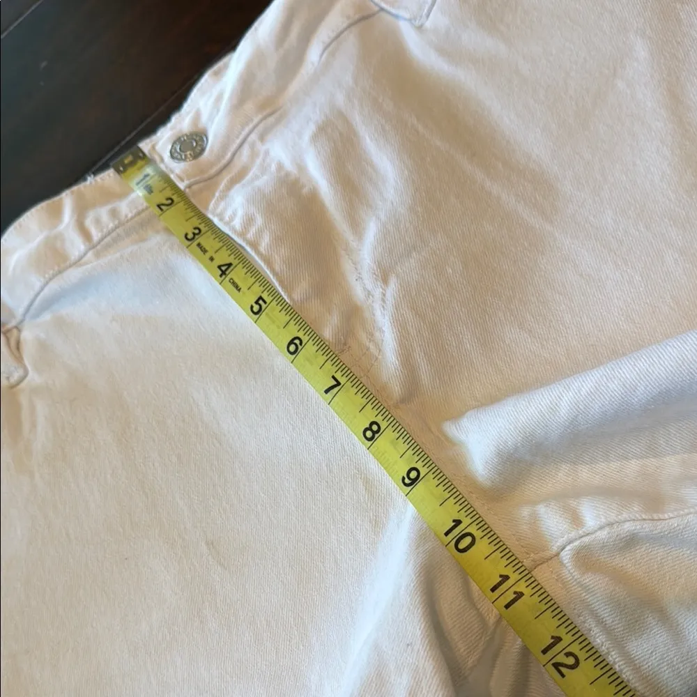 YMI Denim Collection High-Rise Stretch White Jean Shorts Size 16 - Image 8