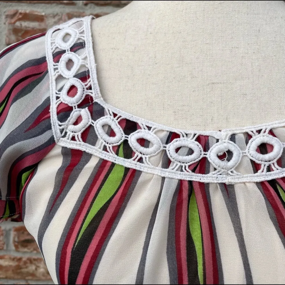 Romeo & Juliet Couture chevron floral tunic / S / Excellent condition - Image 2