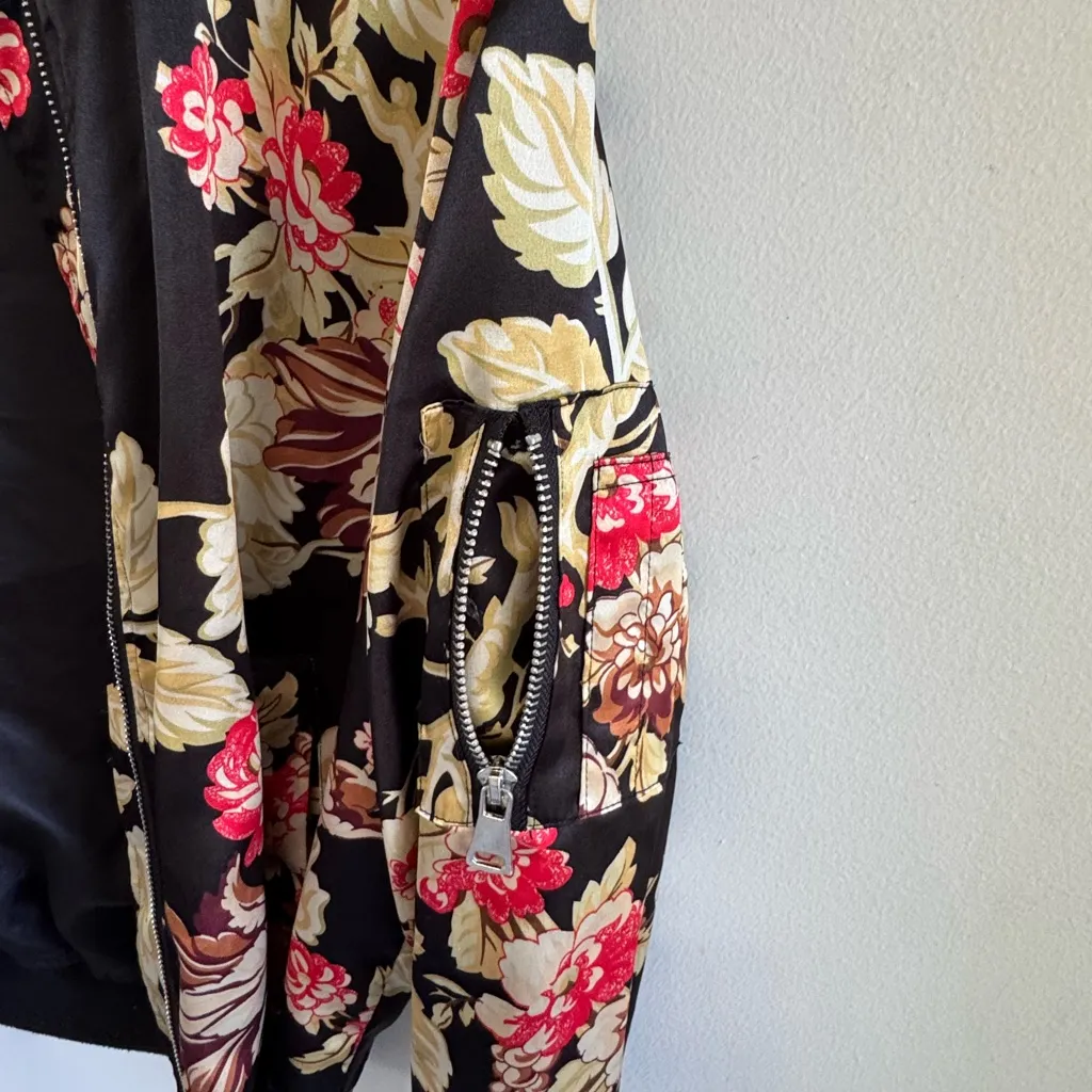 Bomber Jacket Floral satin - Black and Red woman’s sz M - Image 16