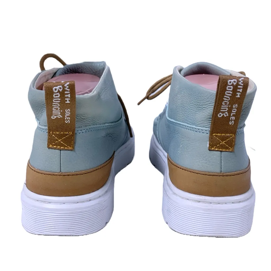 DR. MARTENS "JEMIMA" LIGHT BLUE & TAN THICK SOLE CHUKKA ANKLE BOOTS W/FRINGE (7) - Image 6