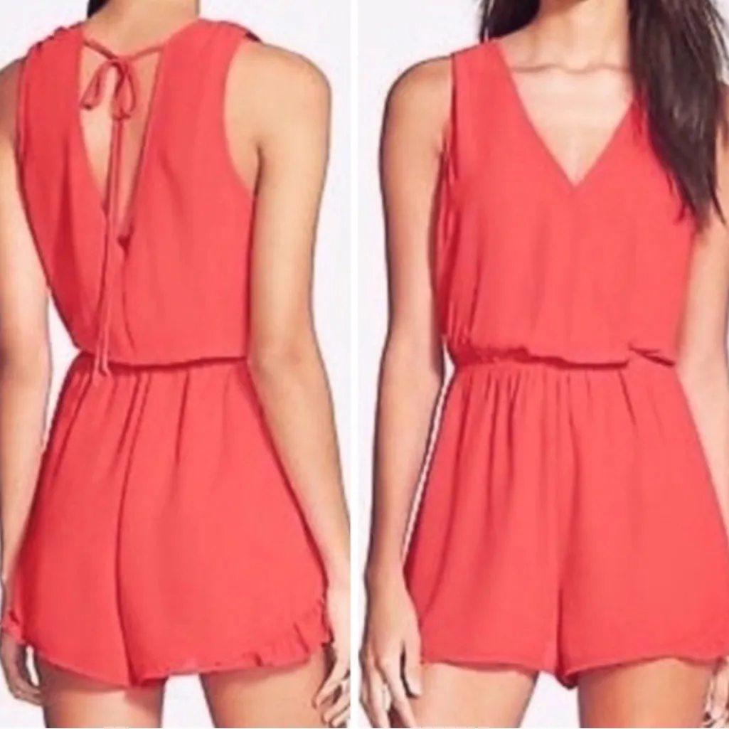 ASTR NEW  THE LABEL Coral Tie Back Ruffled Romper Size Medium NWT - Image 2