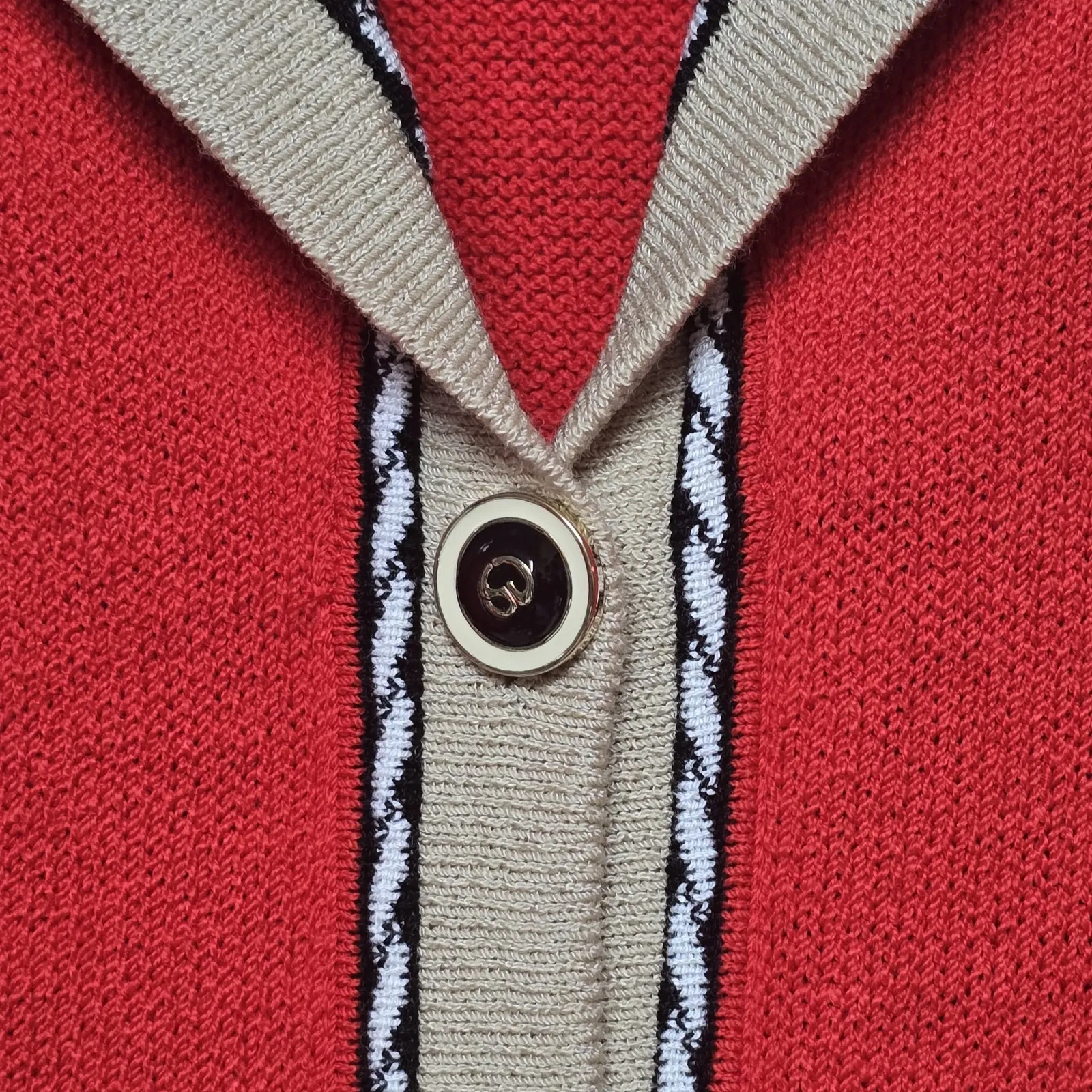 St. John‎ Collection by Marie Gray Red Knit Blazer Jacket Sz 6 Gold Button Flaw - Image 4