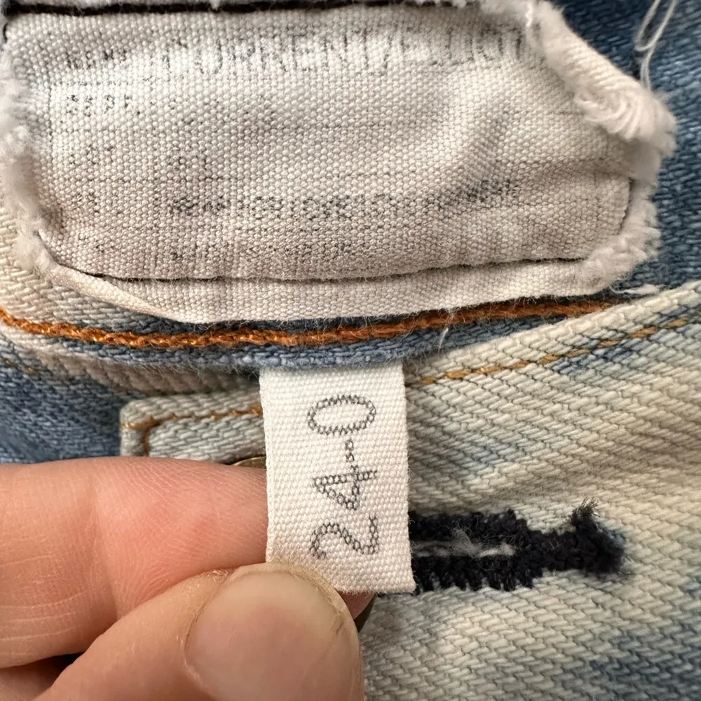Current/Elliott Cloud Wash Destroyed Straight Leg Jeans - Image 5