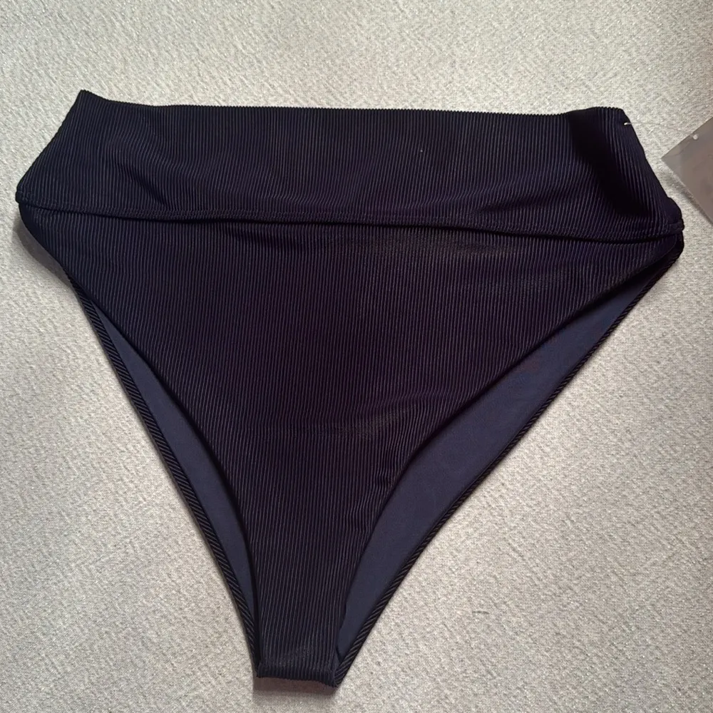 Beach Riot Blair Bikini Set, Top size Large, bottom size X-Large, Navy, $206 - Image 9