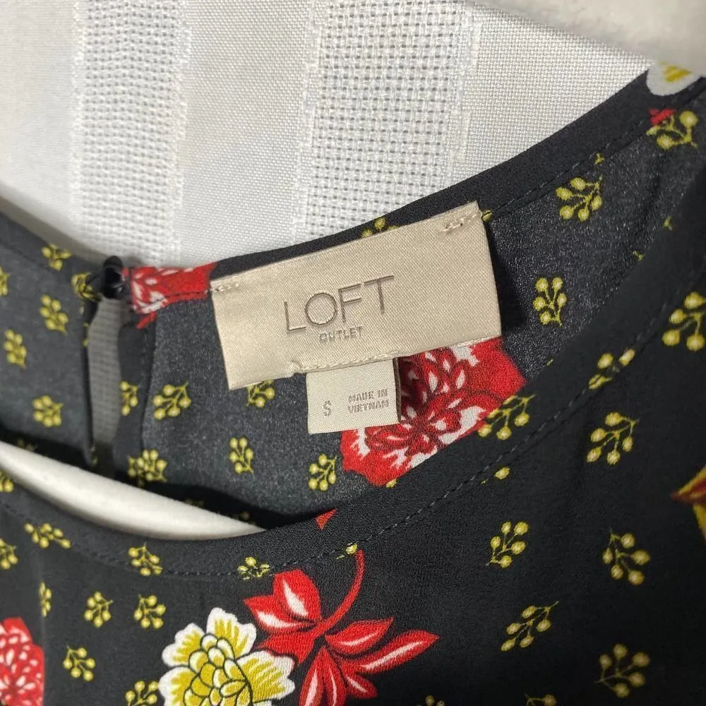 LOFT Outlet Sleeveless Floral Tank Top Blouse Small Black Red Workwear Office - Image 4