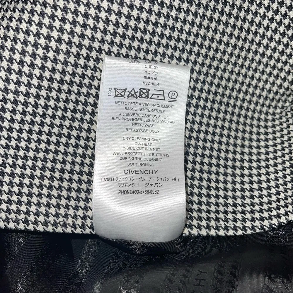 Givenchy Collarless Houndstooth Print Blazer In Black - Image 16