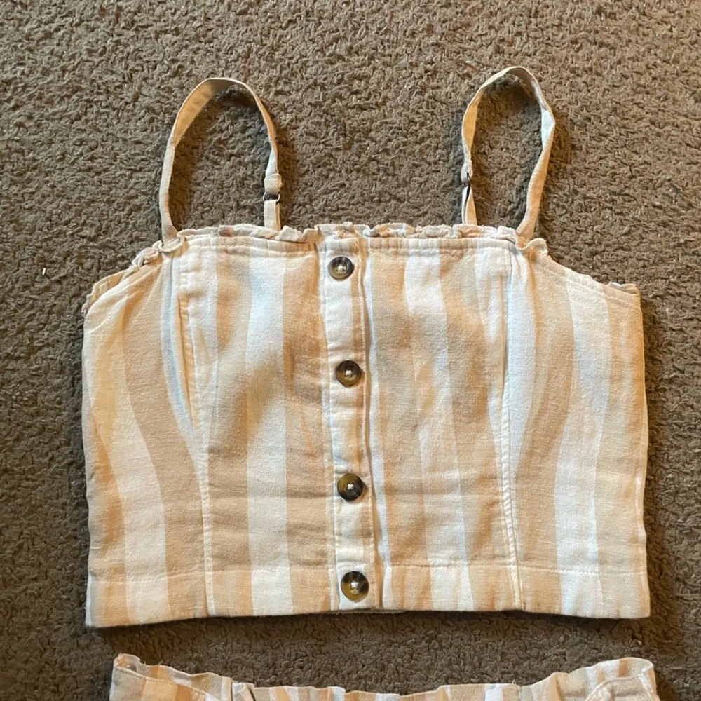 Hollister Two Piece Tank Top and Skirt Set, White and Gold Stripe, Size M - Image 7