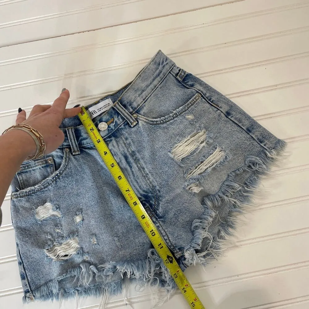 Zara Women’s 80s Halter Crop Top & Distressed Cut off Denim Shorts Bundle Size S - Image 5