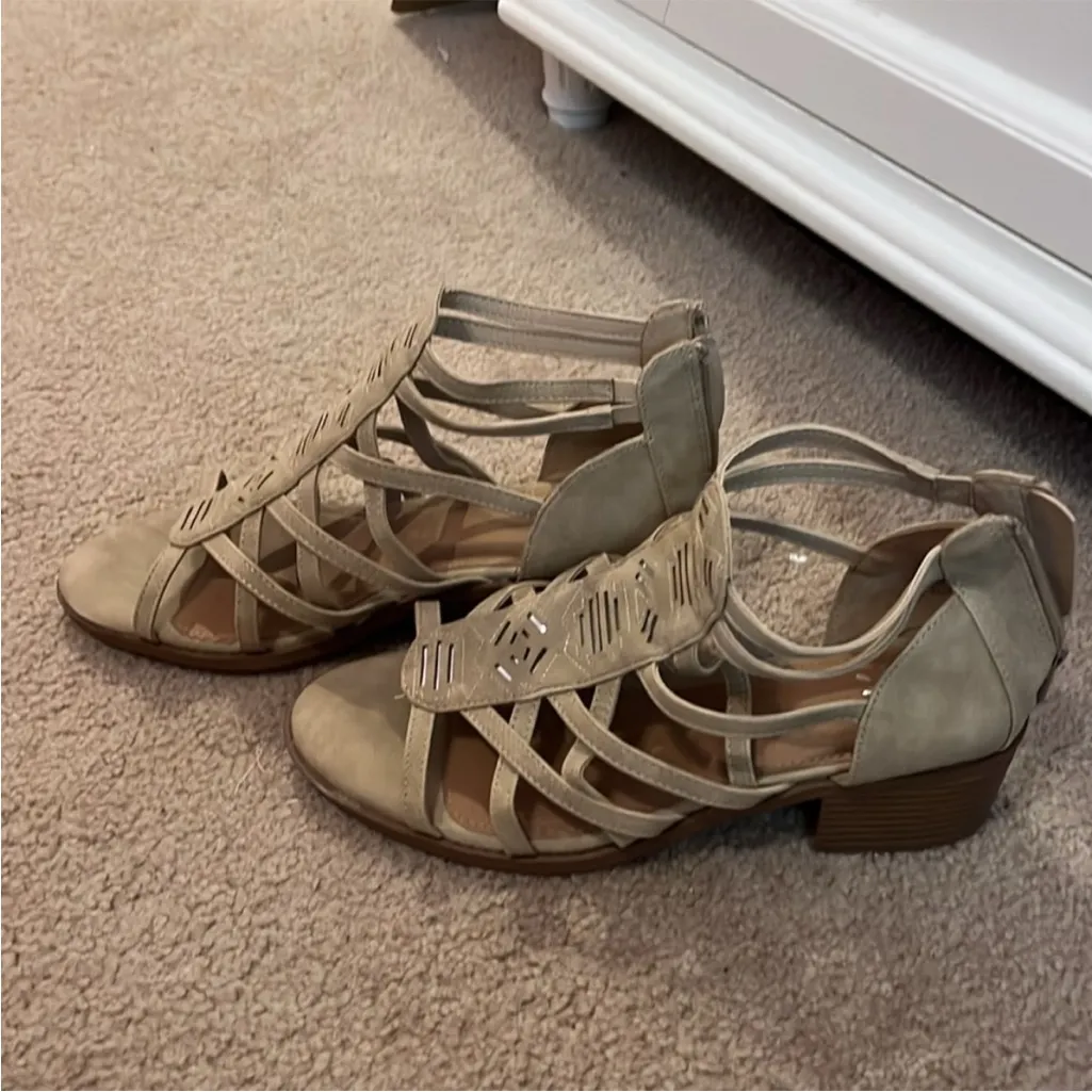 Justice Beige Strappy Heeled Sandals - Image 3