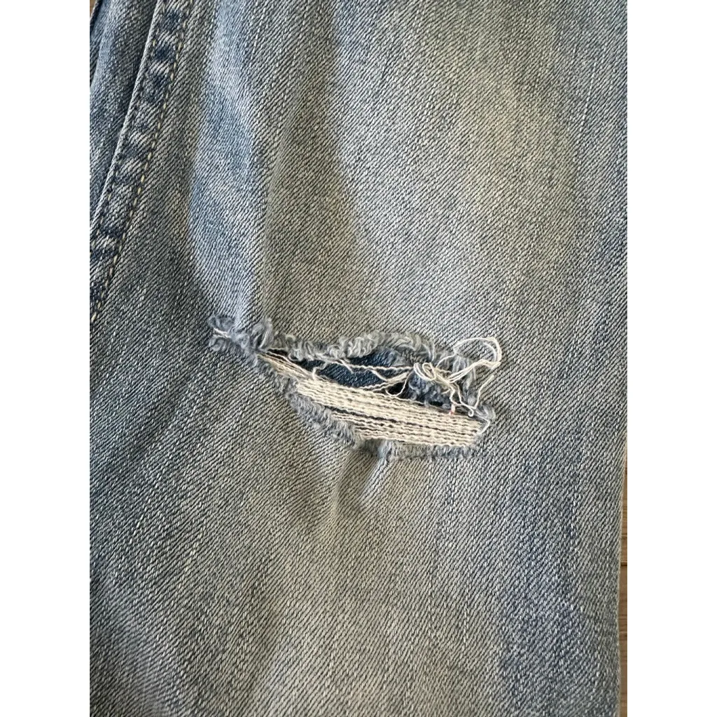 Women's White House Black Market Light Wash Distressed Skinny Jeans Size 2 - Image 9