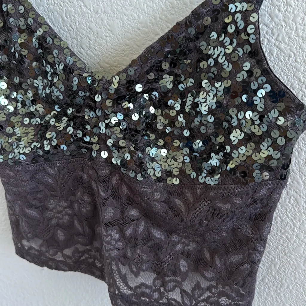 Victoria's Secret Lace Sequin Cropped Tank Top Medium - Image 2