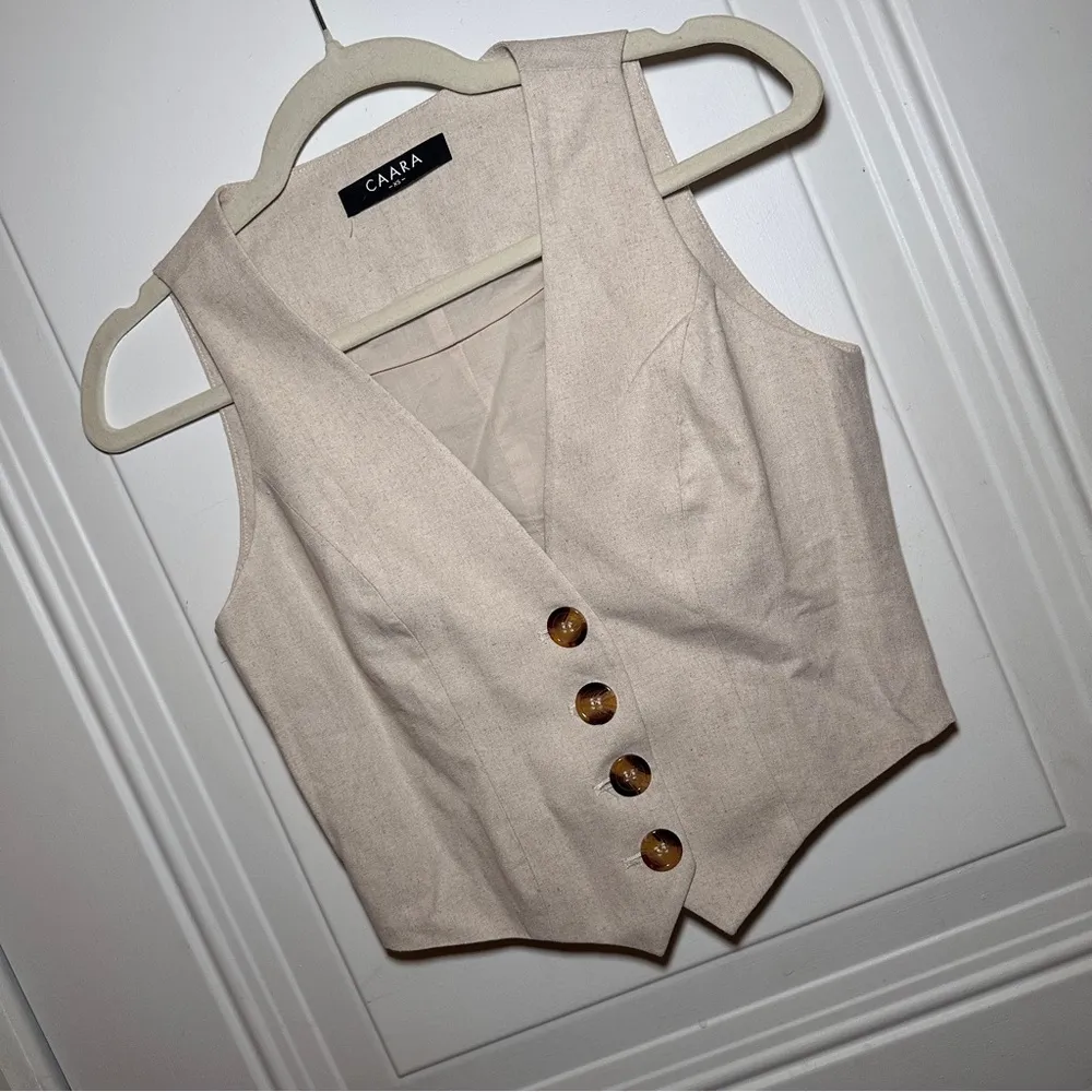 Caara Beige Linen Blend Buttoned Vest XS Tan - Image 3