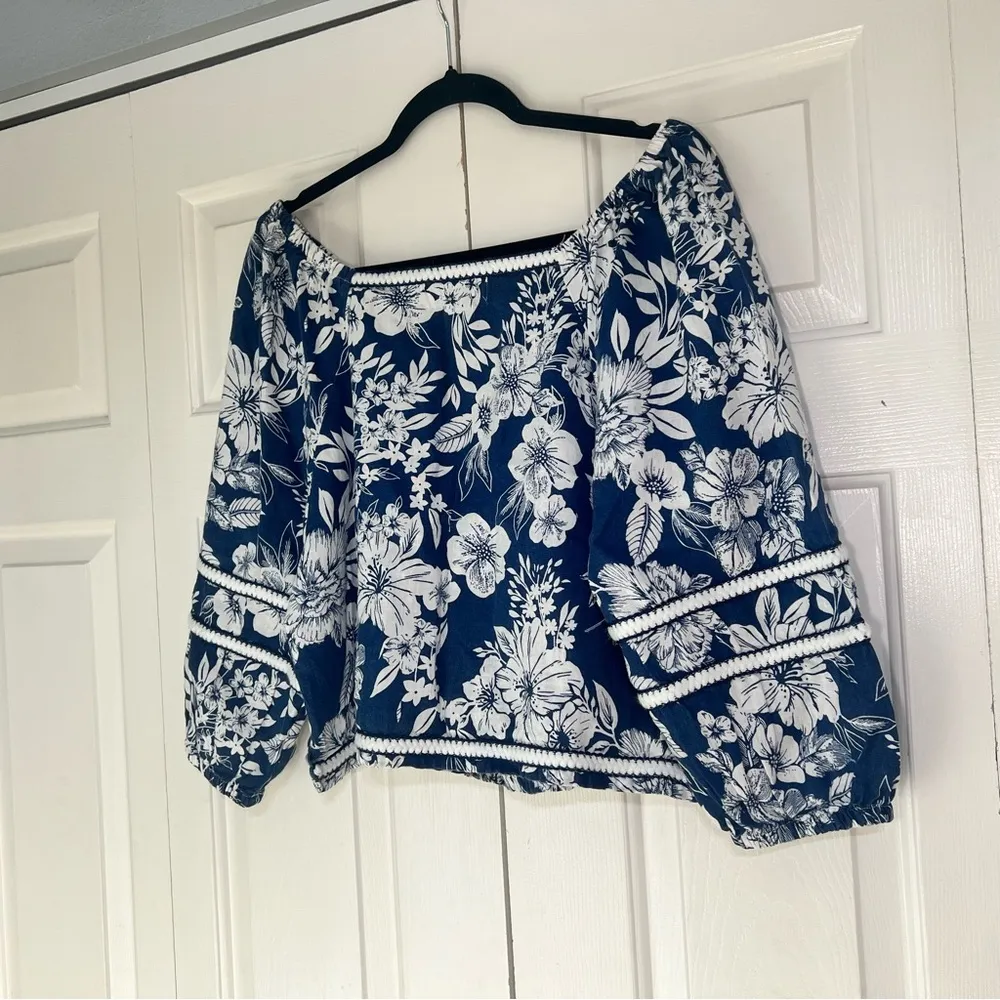 C&C California Cropped Top Blouse Linen Floral Navy Blue White Size Large Beach - Image 7