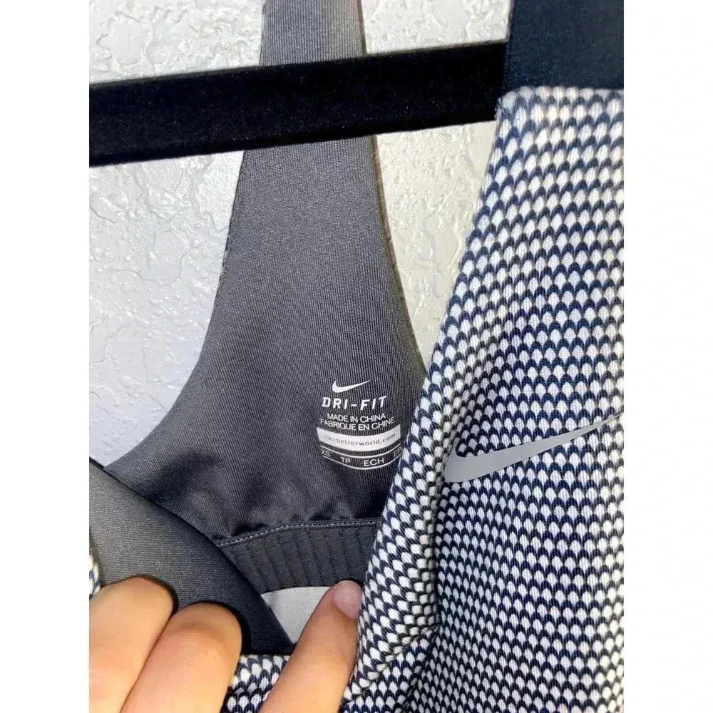 Nike womens workout tank with built in bra - Image 3