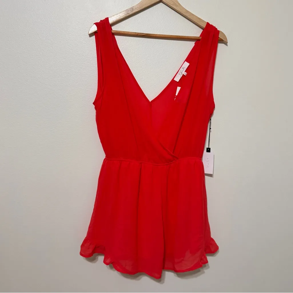 ASTR NEW  THE LABEL Coral Tie Back Ruffled Romper Size Medium NWT - Image 3