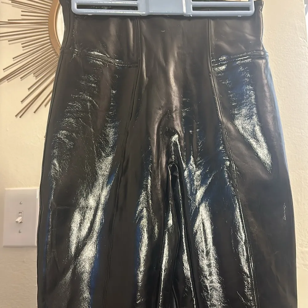 Spanx Faux Patent Leather Leggings Size Small Latex Sexy Feminine Fall Winter - Image 6