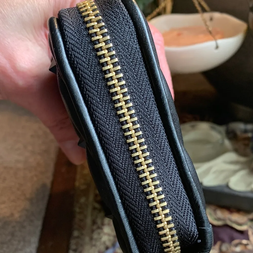 SALE🔥Authentic VALENTINO ROCKSTUDS spikes Quilted leather LG zip around wallet Black - Image 15