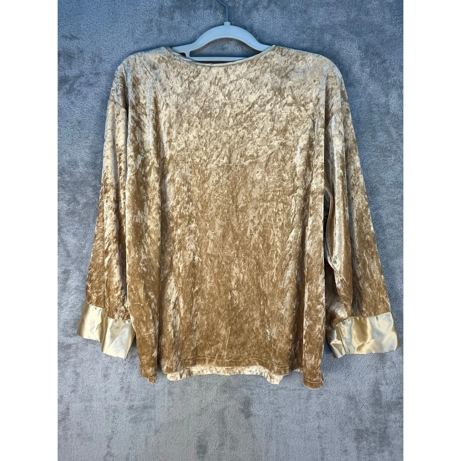 VTG Gold Crushed Velvet Blouse 1X 3/4 Sleeve Satin Cuff Renaissance Coquette Size XL - Image 4