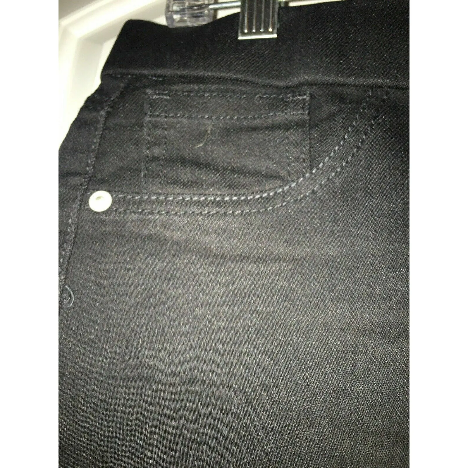 Gloria Vanderbilt Women's Black Denim Jean Shorts Button Zip Size 10 - Image 2