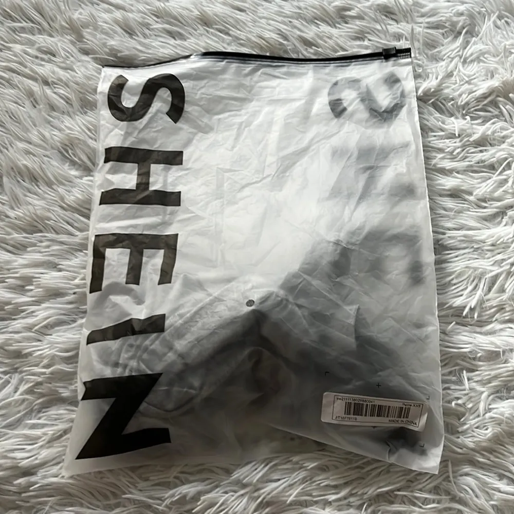 Shein Women’s tube romper shorts in gray size XXS - Image 2