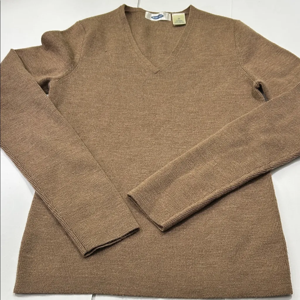 Old Navy Men's Brown V-Neck Sweater - Image 10
