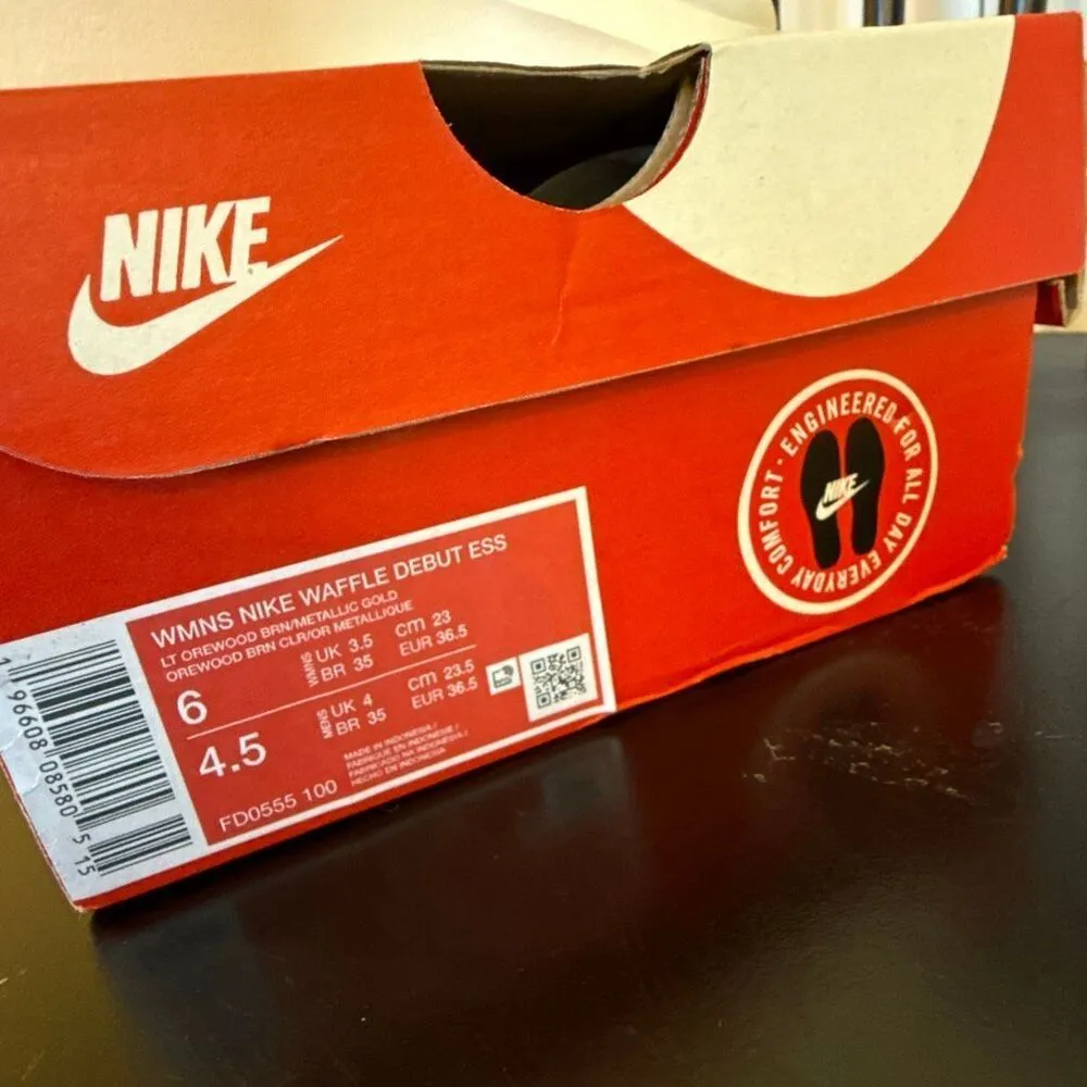 Nike NWB waffle Debut ESS gold sneaker size 6 - Image 5