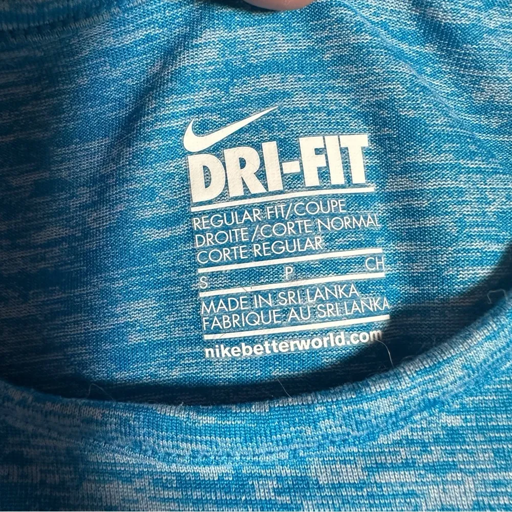 Nike  Athletic Active Wear Workout Tank Top size Small - Image 7