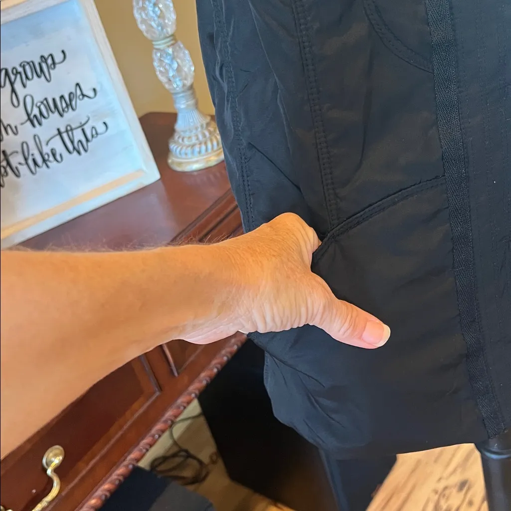 Christopher & Banks Black Puffer Jacket Vest - Image 7