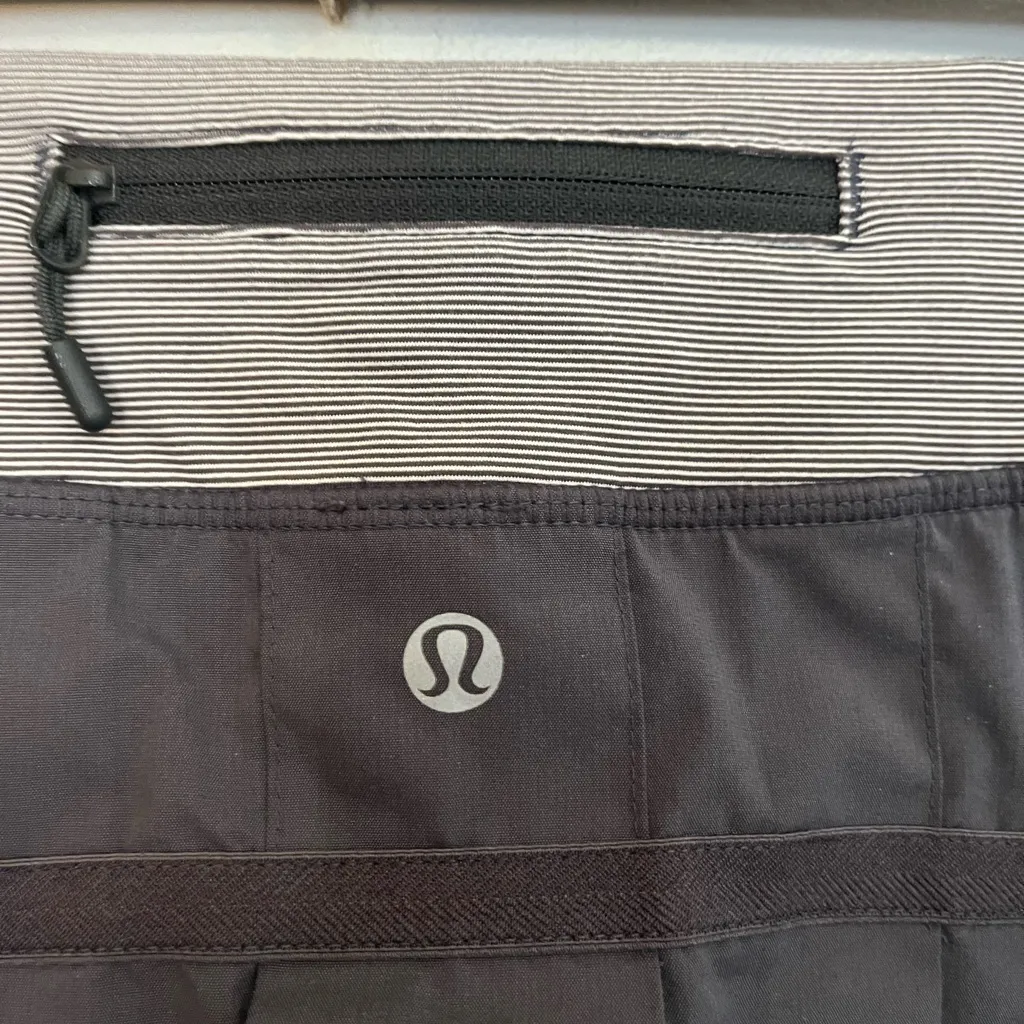 Lululemon Run Pace Setter skort  with pleated back gray, lined,‎ size 6 - Image 3