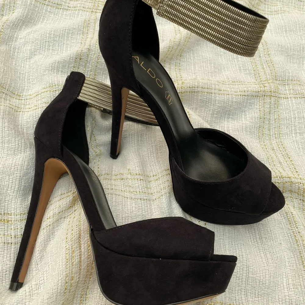 ALDO Gold Strap High Heals - Image 7