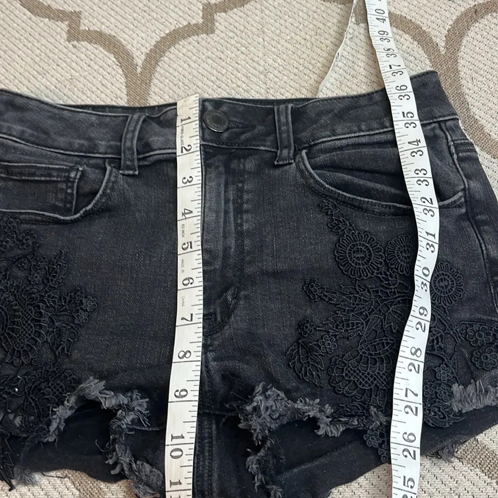 American Eagle Outfitters super stretch hi-rise shortie appliqué jean shorts - Image 13