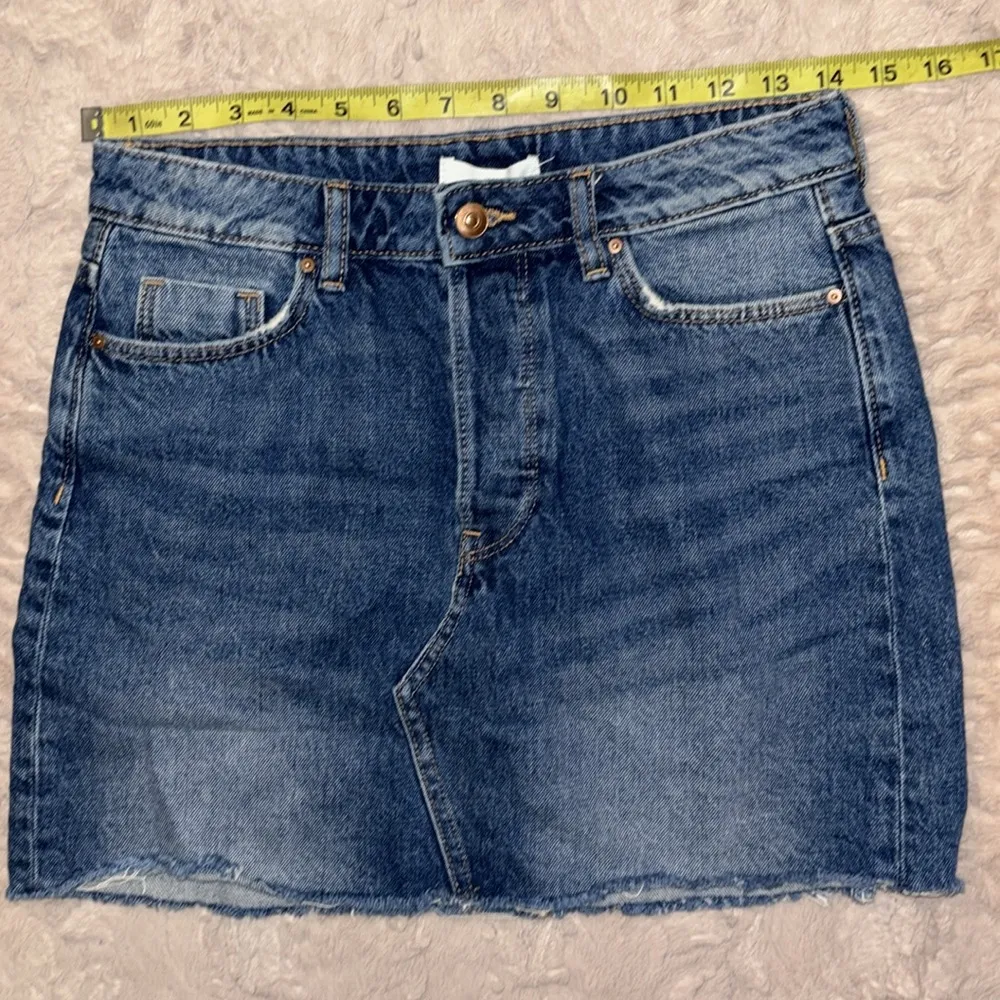 skirt in size 4 - Image 3