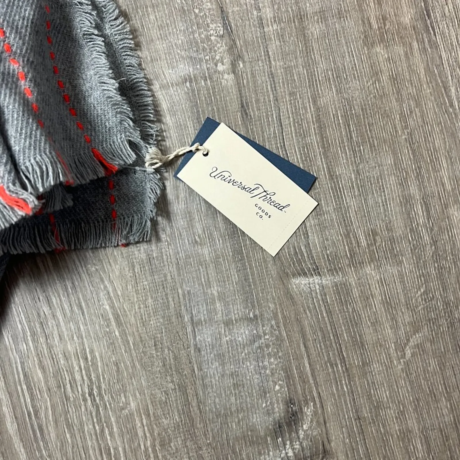 Universal Thread Women's Gray Striped Oblong Scarf - NWT - Image 4