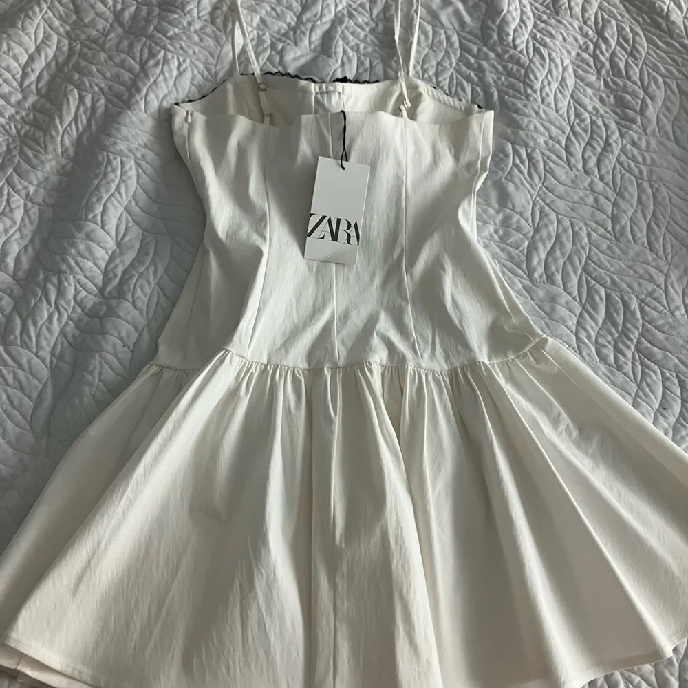 Zara white mini dress with lace detail and bow- sold out everywhere - Image 2