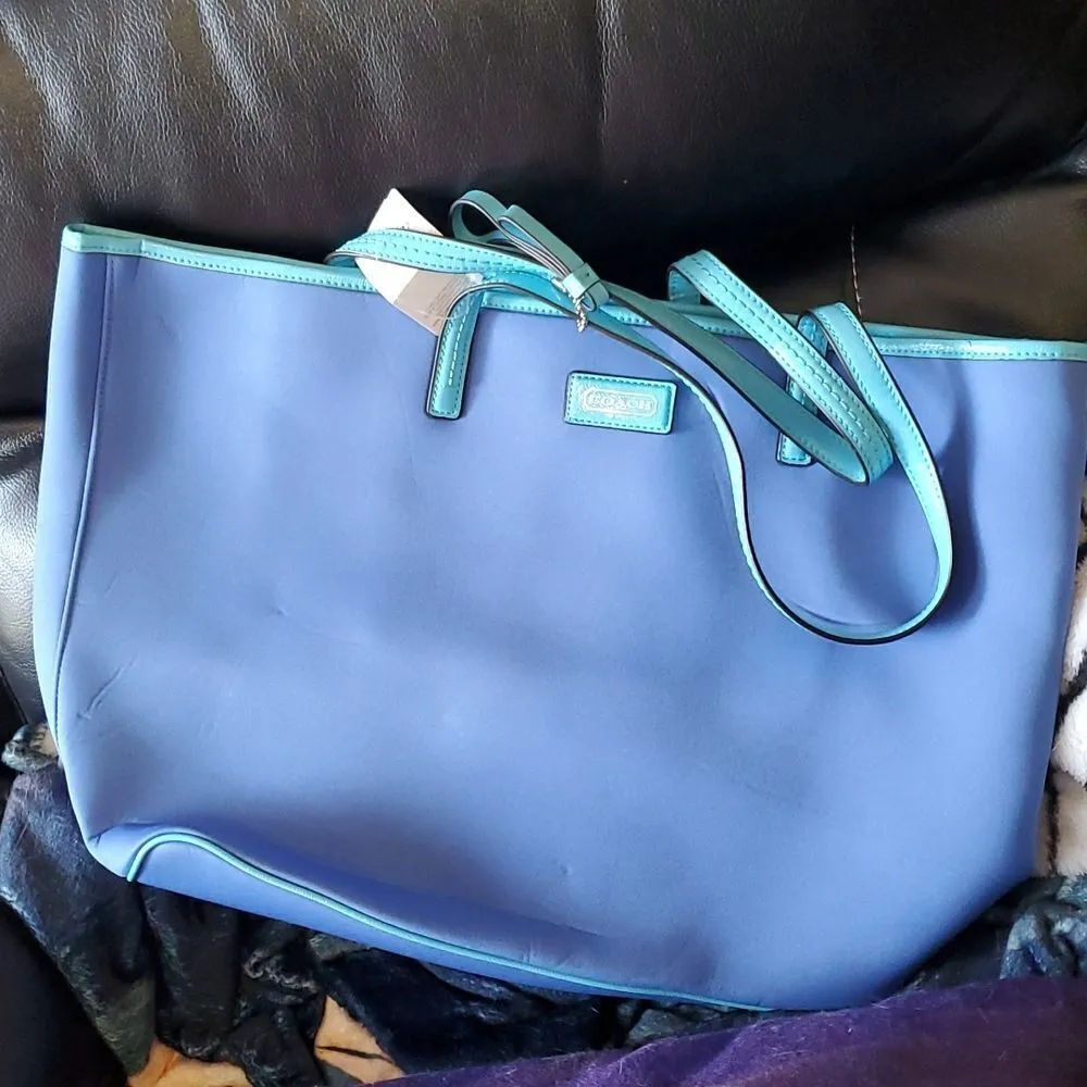Coach NWT  Blue Neoprene Tote Bag - Image 7