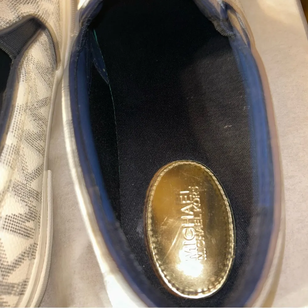 Women’s Micheal kors slip on shoes size 9.5 - Image 7