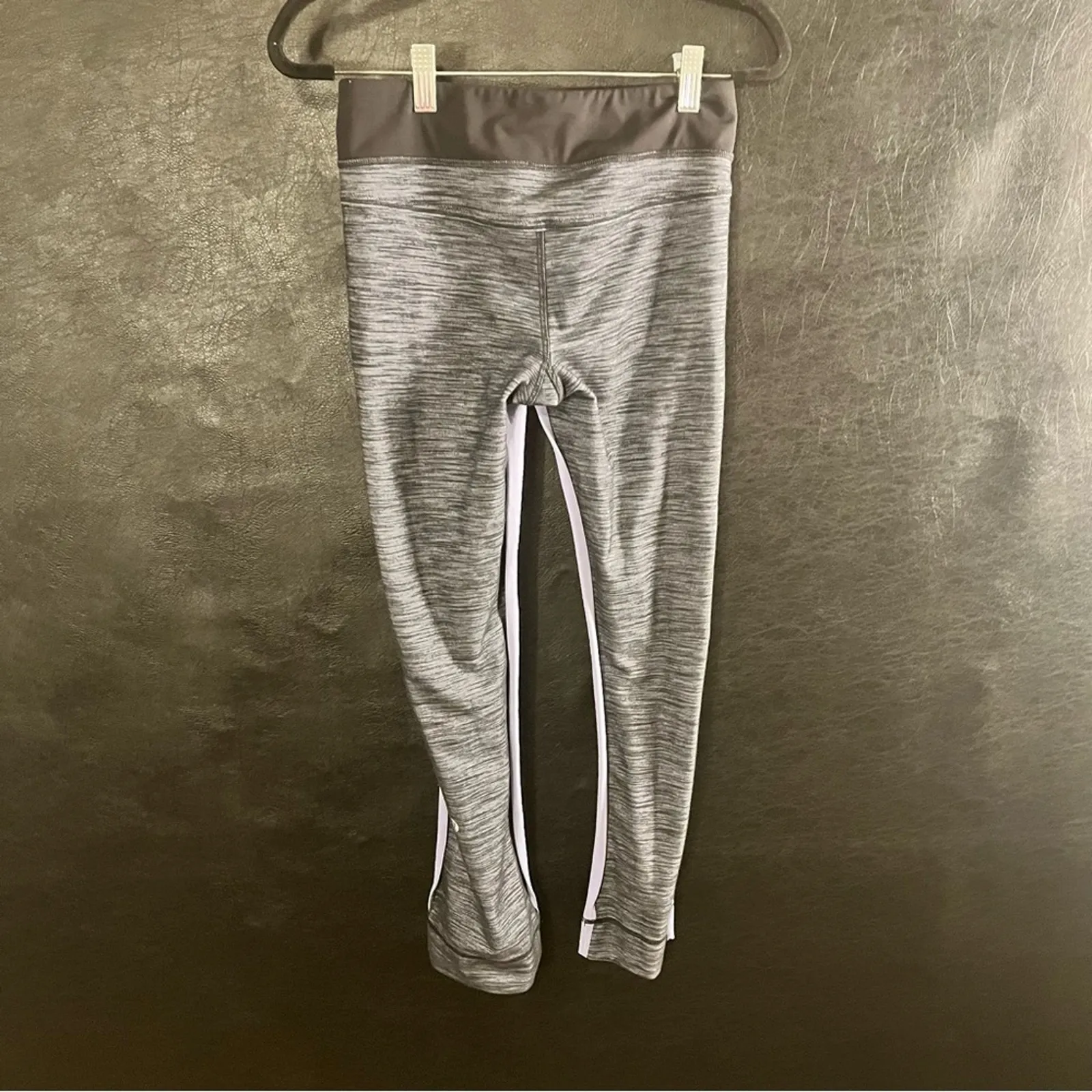 Lululemon Lavender Front‎ Leggings Size 4 - Image 2